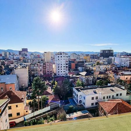 Skyline View 2Br Apartment ティラナ エクステリア 写真