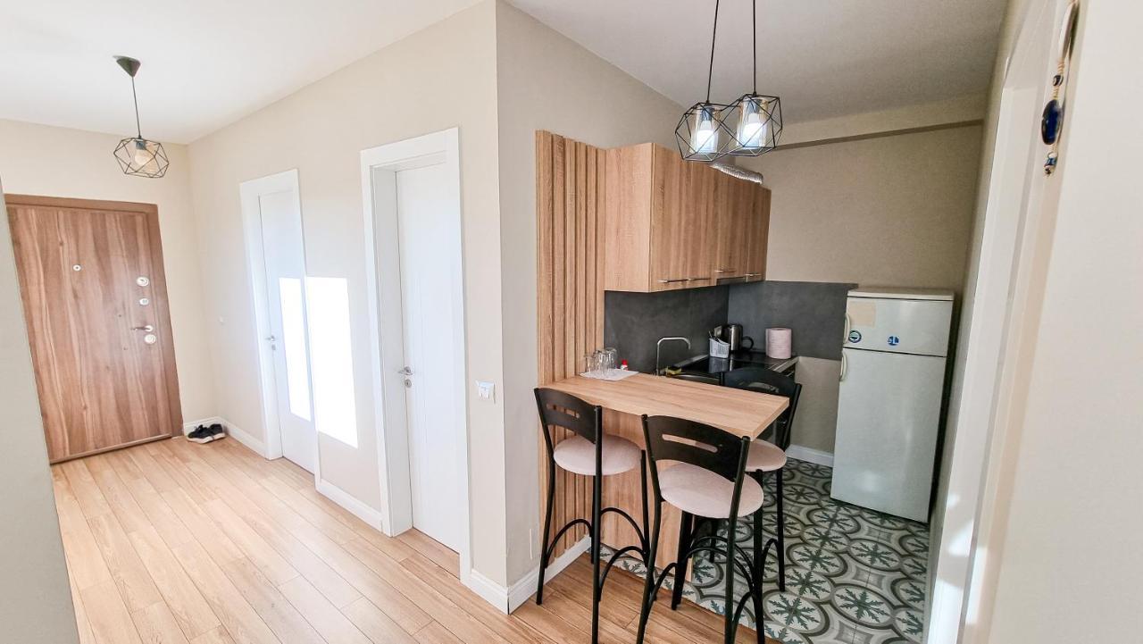 Skyline View 2Br Apartment ティラナ エクステリア 写真