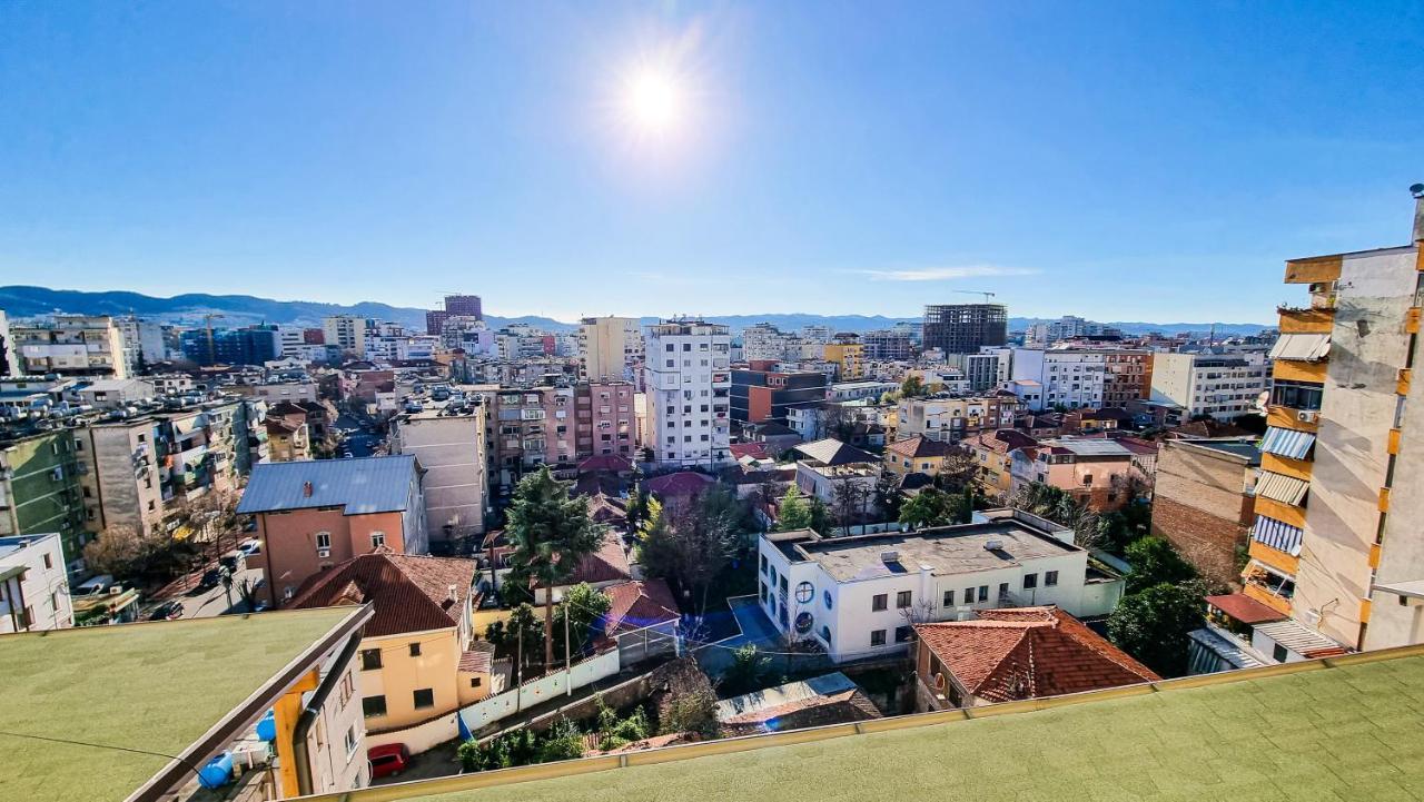 Skyline View 2Br Apartment ティラナ エクステリア 写真