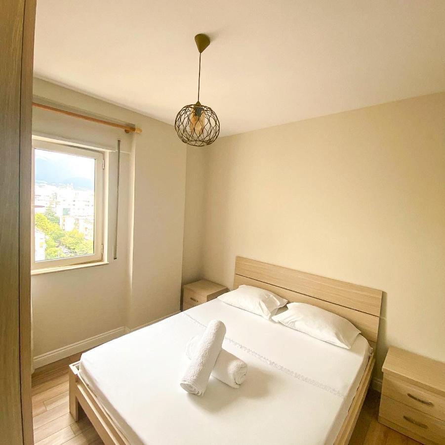 Skyline View 2Br Apartment ティラナ エクステリア 写真