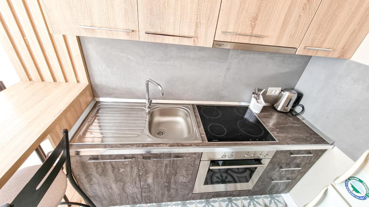 Skyline View 2Br Apartment ティラナ エクステリア 写真