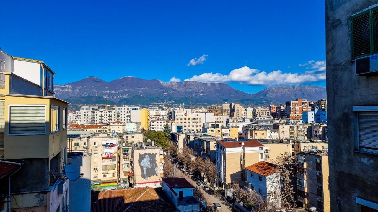 Skyline View 2Br Apartment ティラナ エクステリア 写真