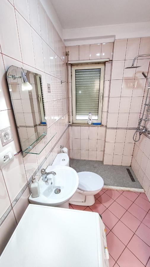 Skyline View 2Br Apartment ティラナ エクステリア 写真