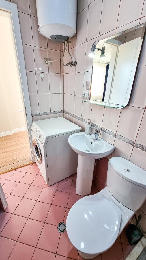 Skyline View 2Br Apartment ティラナ エクステリア 写真