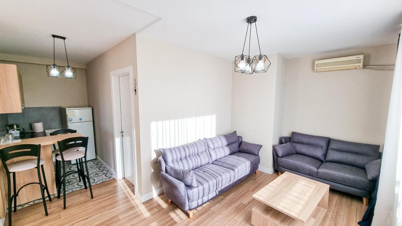 Skyline View 2Br Apartment ティラナ エクステリア 写真