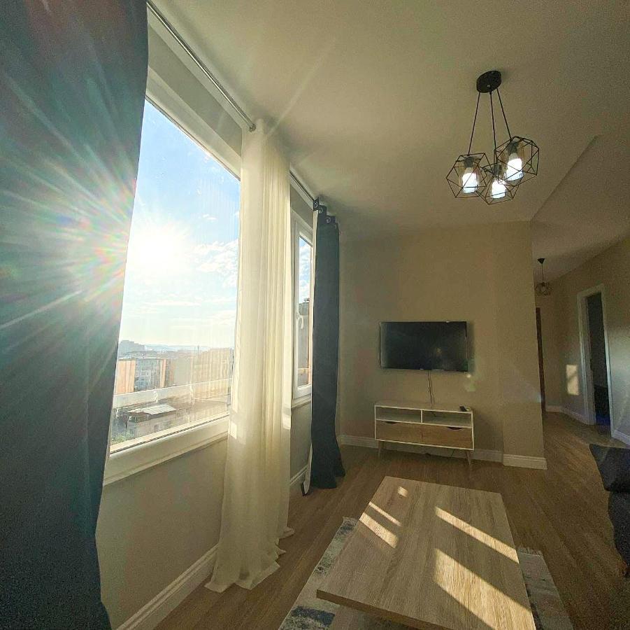 Skyline View 2Br Apartment ティラナ エクステリア 写真